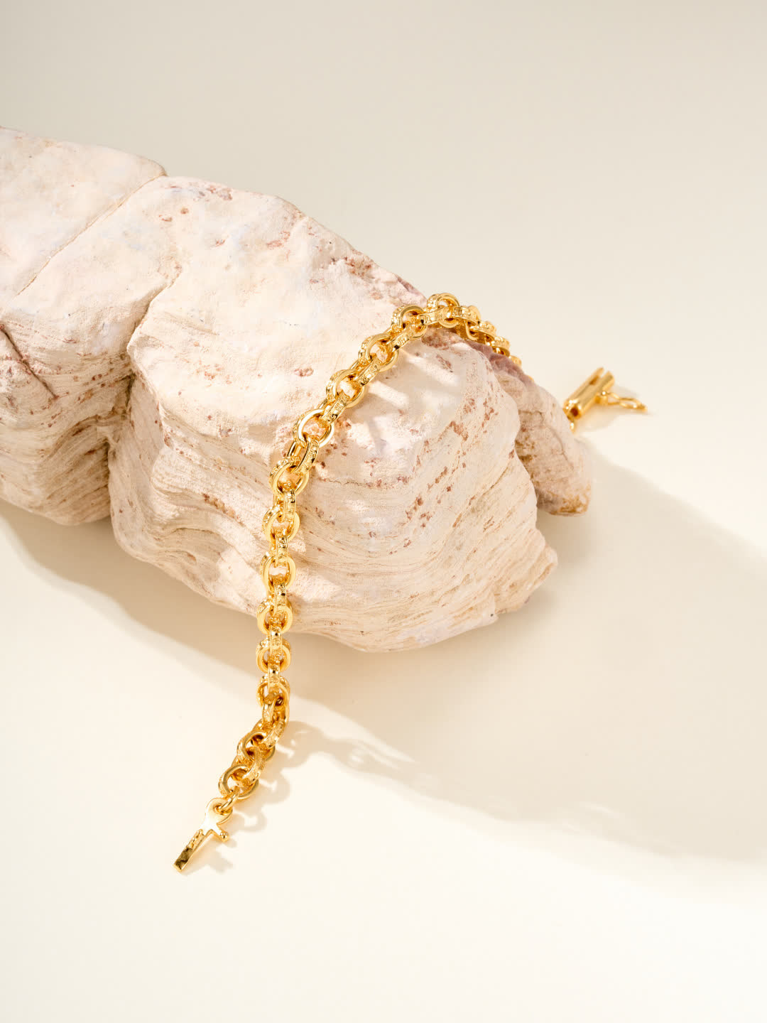 Chrome Hearts Elegant Gold-Plated Chain Bracelet